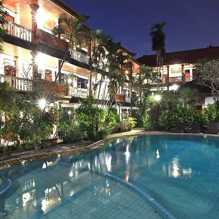 Kuta Dormitory At Simpang Inn Dış mekan fotoğraf